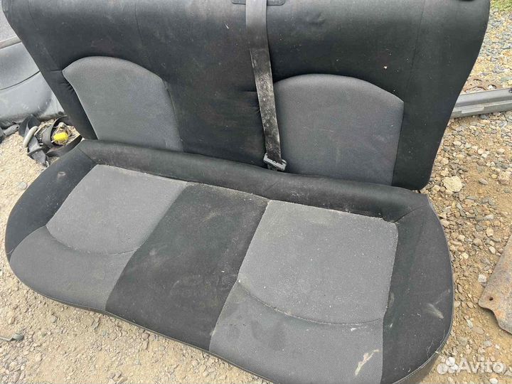 Сиденья задние Peugeot 206
