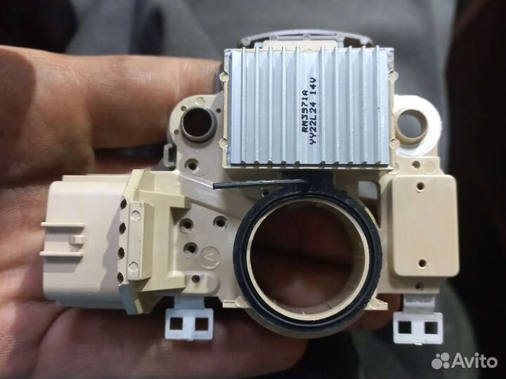 Регулятор напряжения mitsubishi RM3571A