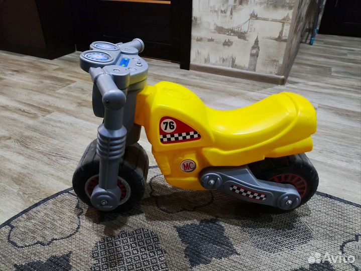Детский мотоцикл - беговел