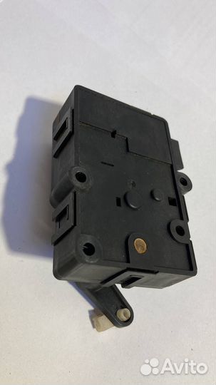 Моторчик заслонки печки Mitsubishi Galant 7 1993