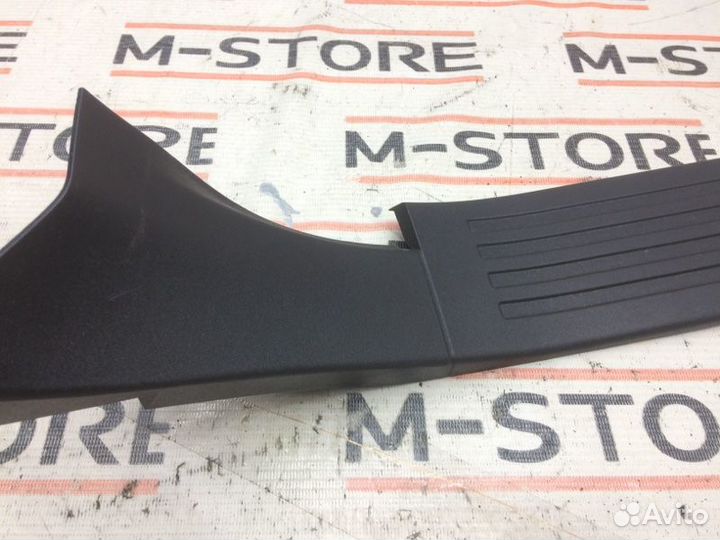 Накладка на порог салона задняя левая