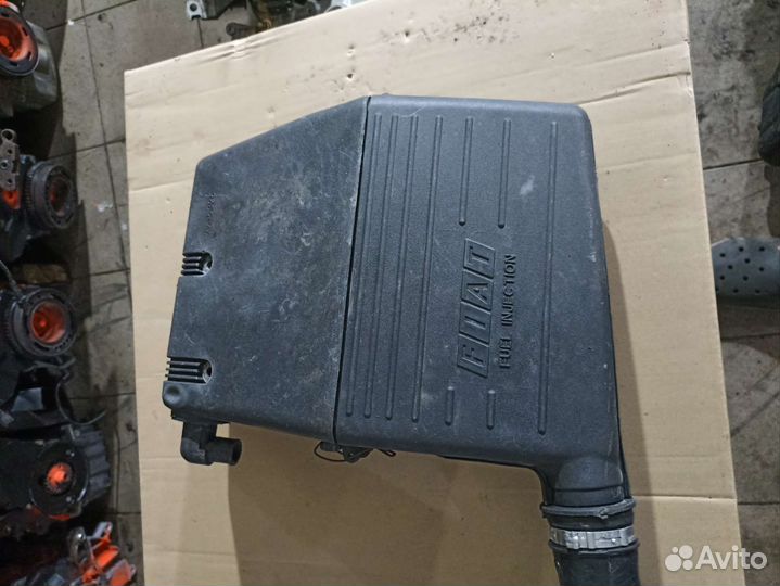 Корпус воздушного фильтра Fiat Punto I