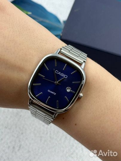 Часы Casio V
