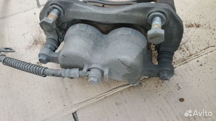 Суппорт передний правый ssangyong actyon NEW 2011