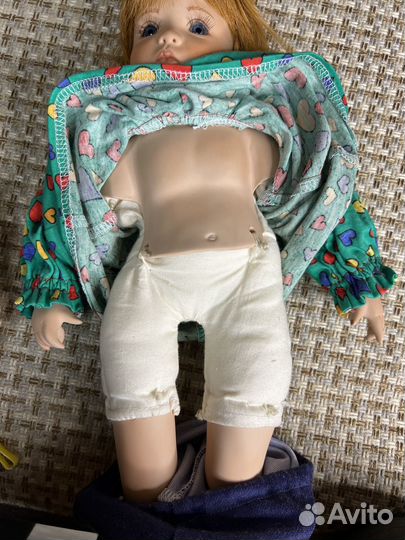 Кукла фарфоровая