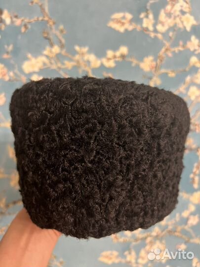 Шапка из каракуля