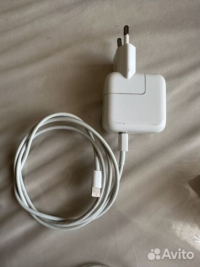 Зарядное устройство и наушники для iPad iPhone
