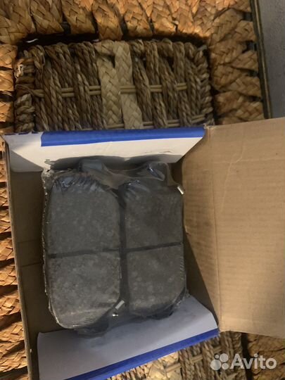 Тормозные колодки Mitsubishi