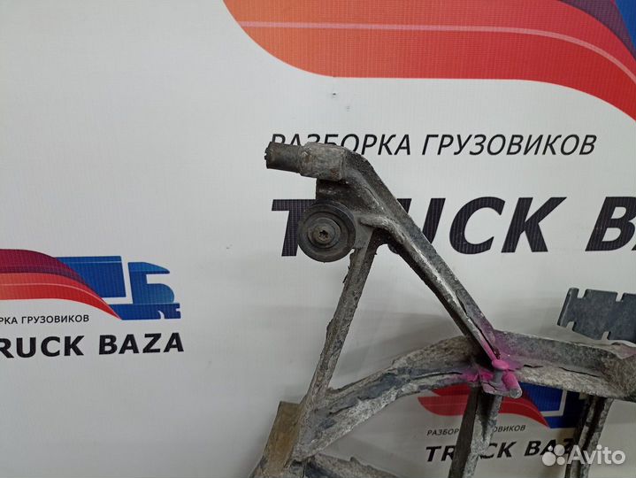 Кронштейн фары левой Daf XF105