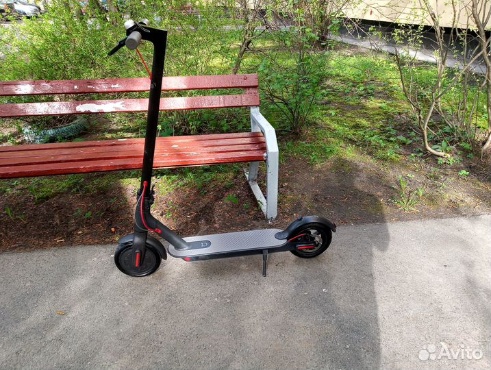 Оригинальные запчасти, зарядное уст. xiaomi m365