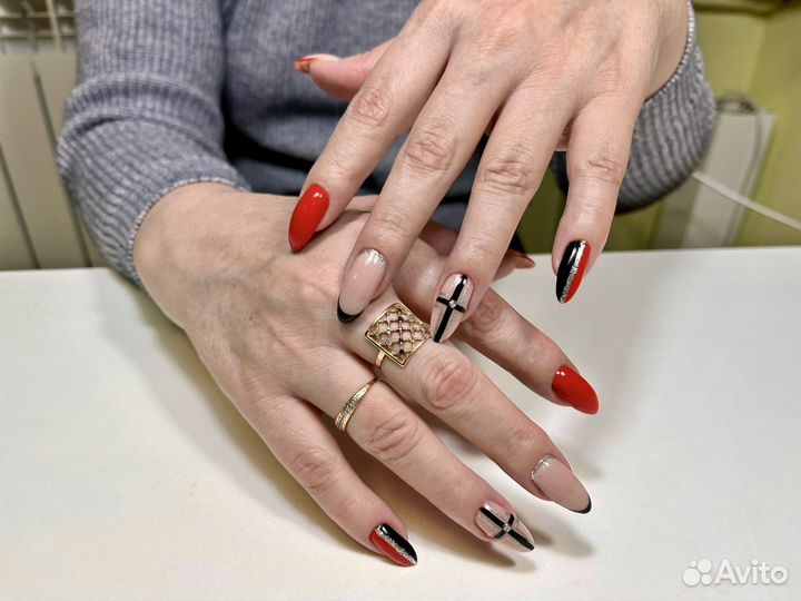 Маникюр и педикюр