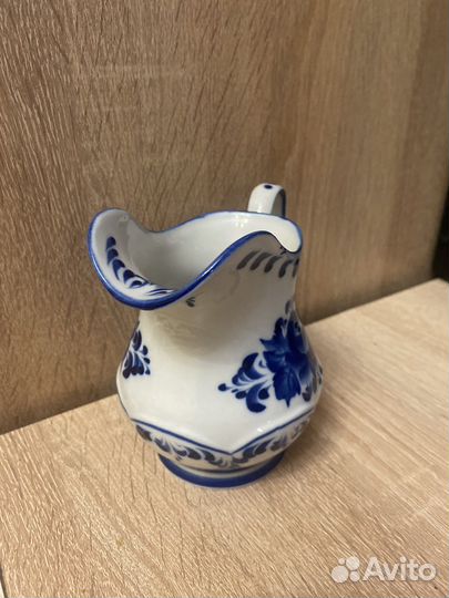 Молочник гжель