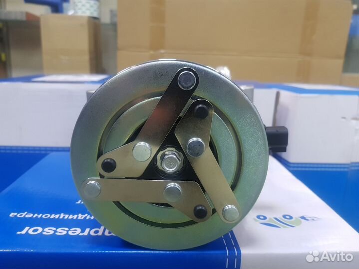 Компрессор кондиционера Ford Focus II 1.6