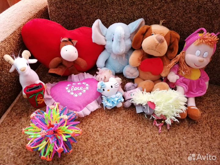 Магкие игрушки-рюкзаки