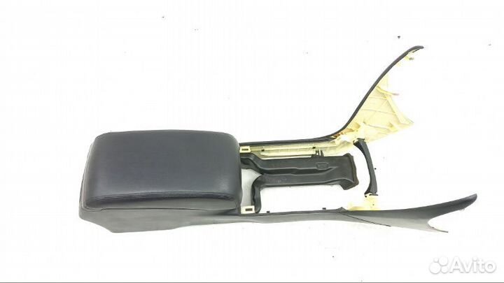 Консоль между сидений Toyota Crown Majesta UZS186