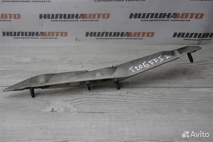 Кронштейн переднего бампера правый Форд Фокус 1