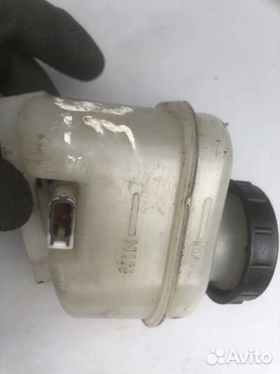 Тормозной бачок Infinity FX 35 / S50