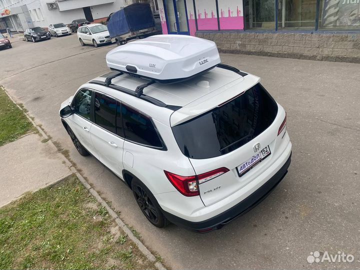 Автобокс на крышу LUX tavr 197 белый глянец 520L