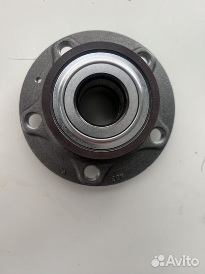 Новая ступица колеса с подшипником в сборе VAG