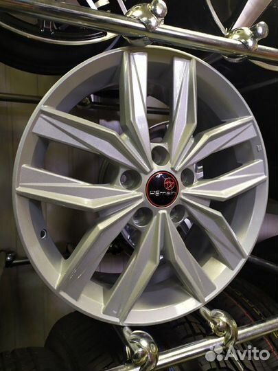 Диски R17 5x114,3 et45 d67,1 Remain R151 Новые