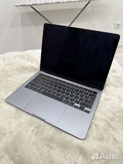 Apple macbook air 13 2022 m2