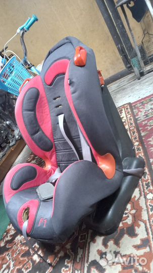 Автомобильное детское кресло