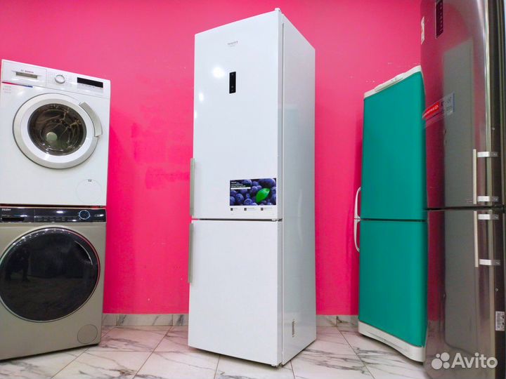 Холодильник Ariston. На гарантии