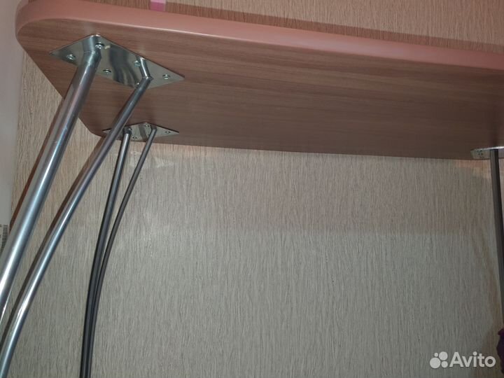 Кухонный стол