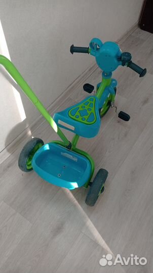 Детский 3х колесный велосипед с ручкой
