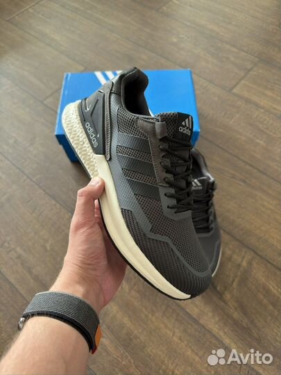 Кроссовки adidas