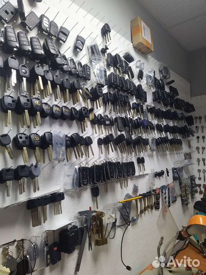 Изготовление ключей чипов, ремонт замков