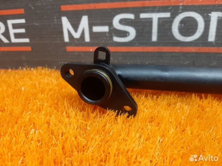 Патрубок системы охлаждения Mercedes-Benz C-Class