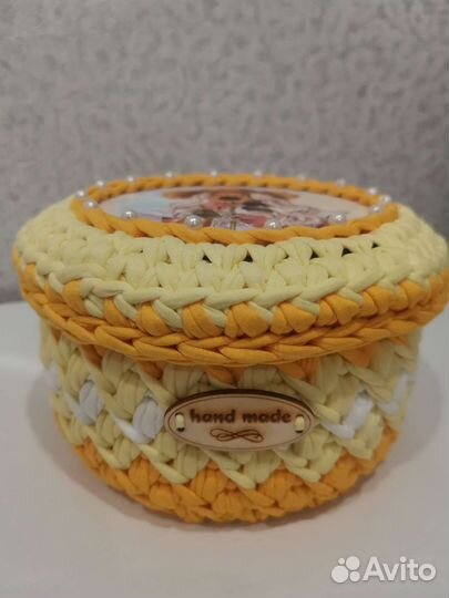 Вязаная корзина с крышкой ручная работа