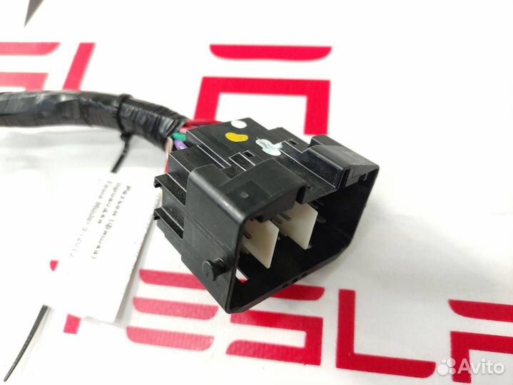 Разъем (фишка) проводки Tesla Model S 1004416-93-N