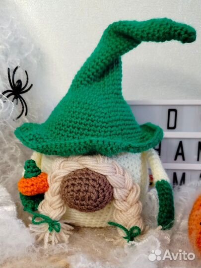 Вязанный гномик