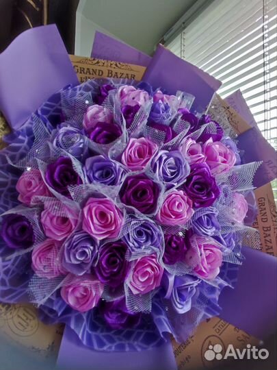 Букет из атласных роз