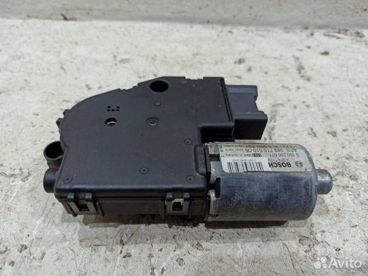 Моторчик люка Ауди Q7 4L