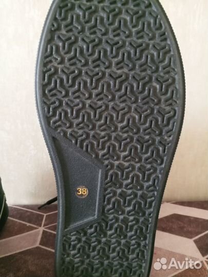 Продам новые ботиночки