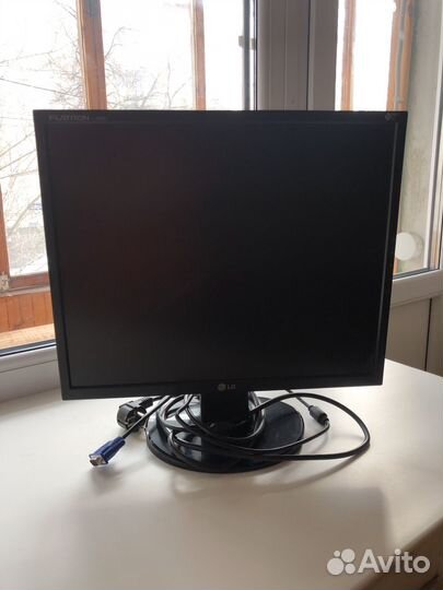Монитор LG l1953ss