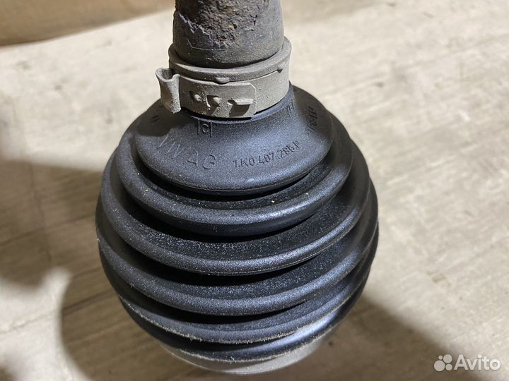 Привод передний левый Skoda Octavia A7 5Q0407271