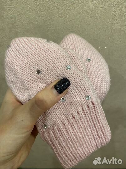 Зимняя шапка на девочку и перчатки