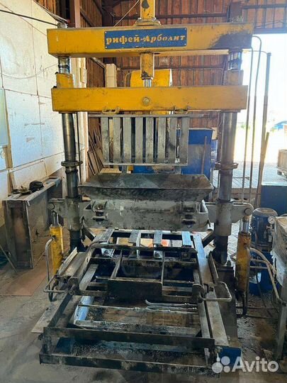 Вибропресс и линия рифей-арболит