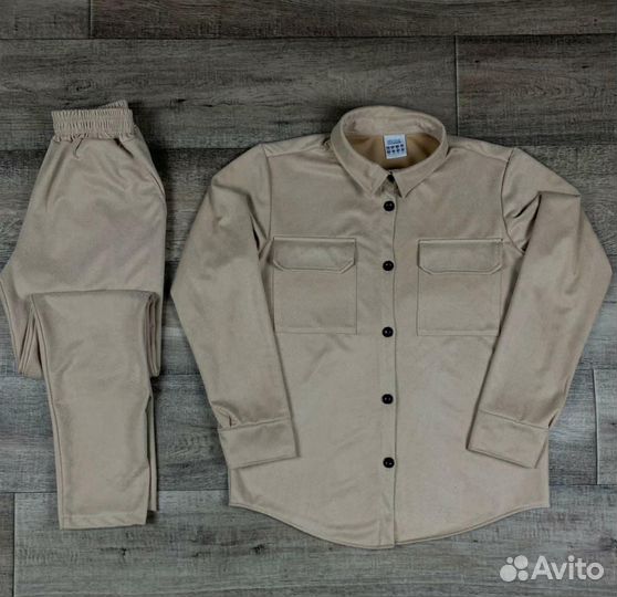 Костюм классический летний офисный