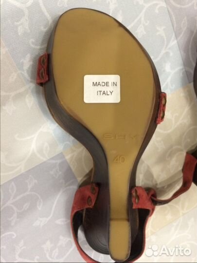 Босоножки Shy