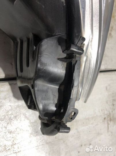 Фара левая Peugeot 408