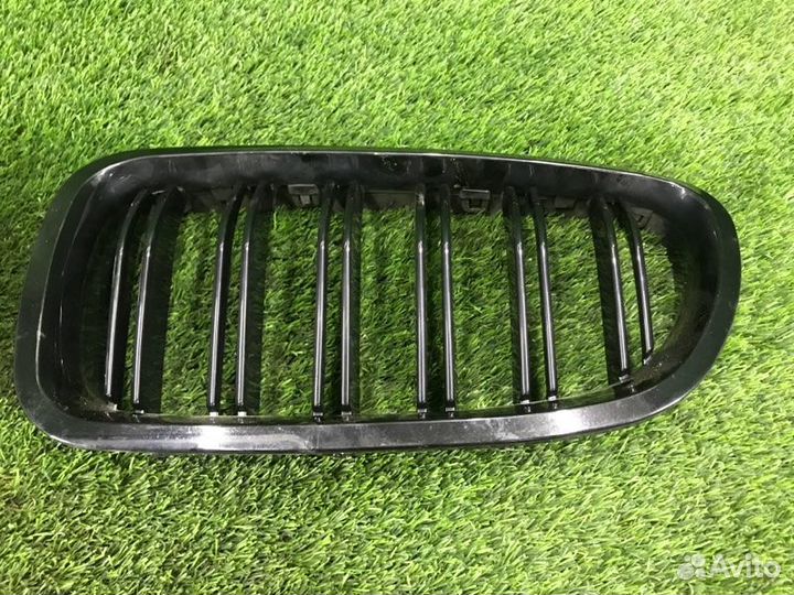 Решетка радиатора передняя Bmw 5 F10 N52B25 2011