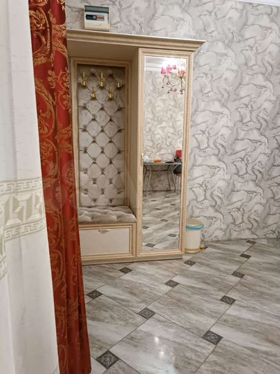 1-к. квартира, 42 м², 1/4 эт.