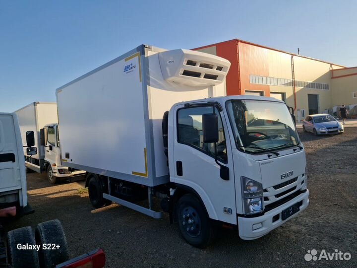 Isuzu NPR, 2022
