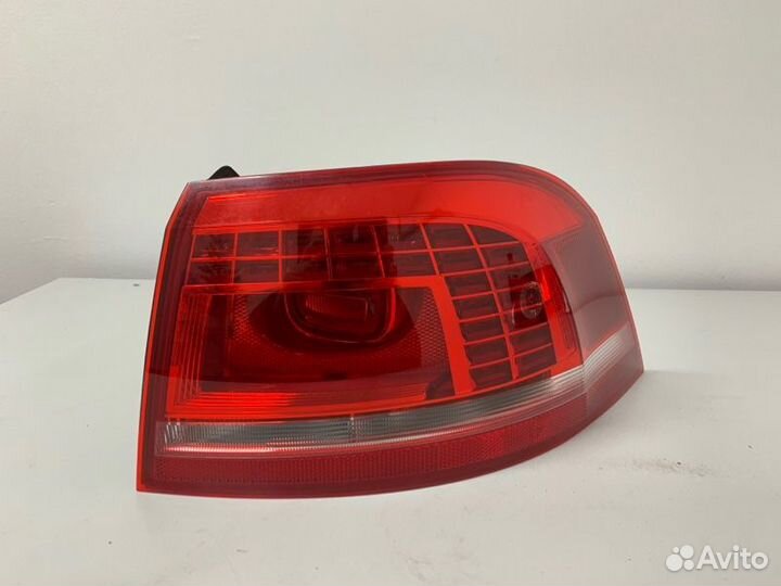 Фонарь задний правый Volkswagen Passat B7