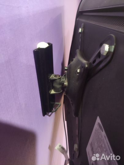 Телевизор Samsung 32 дюйма +кронштейн